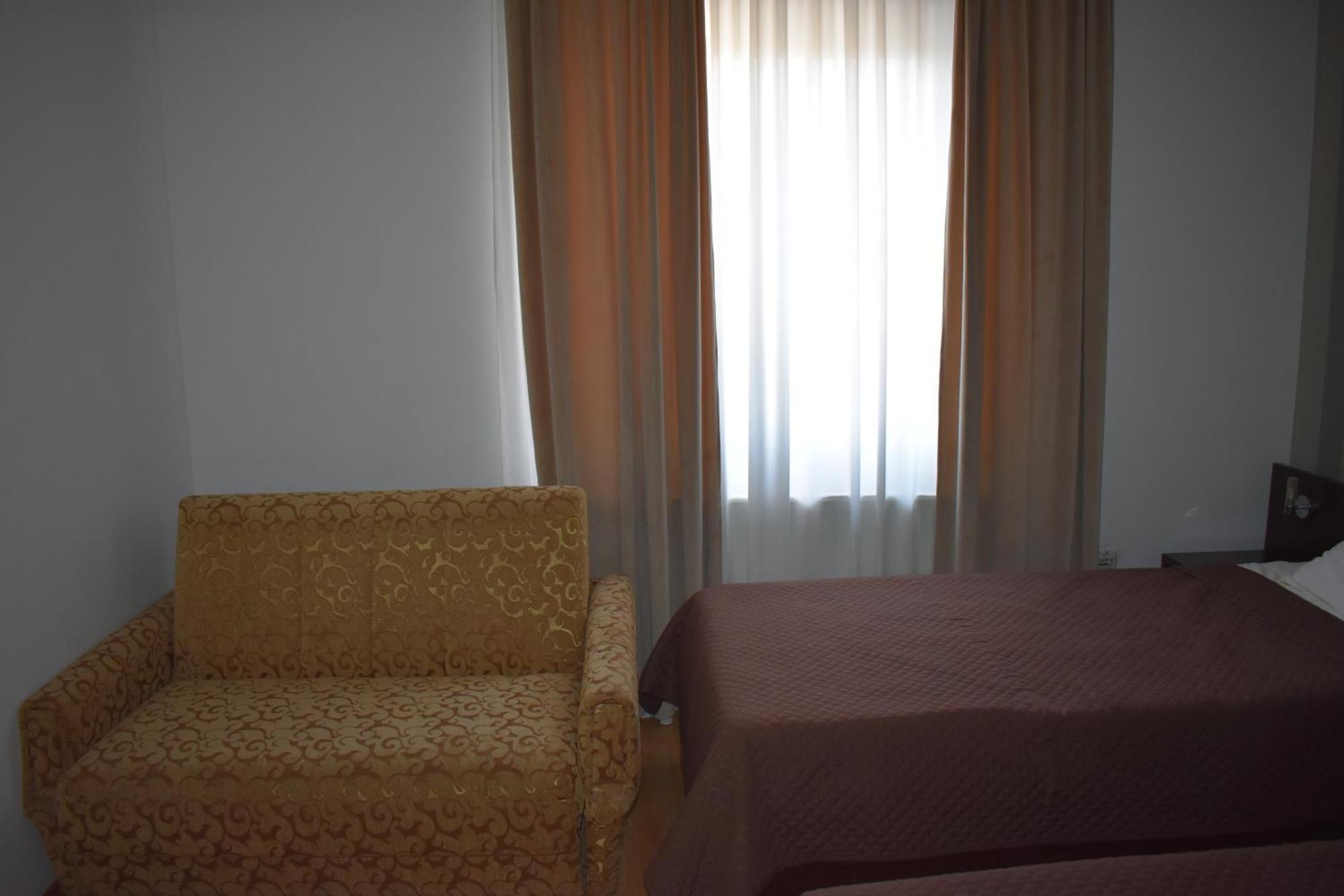 Garni Hotel Lion Jagodina Dış mekan fotoğraf